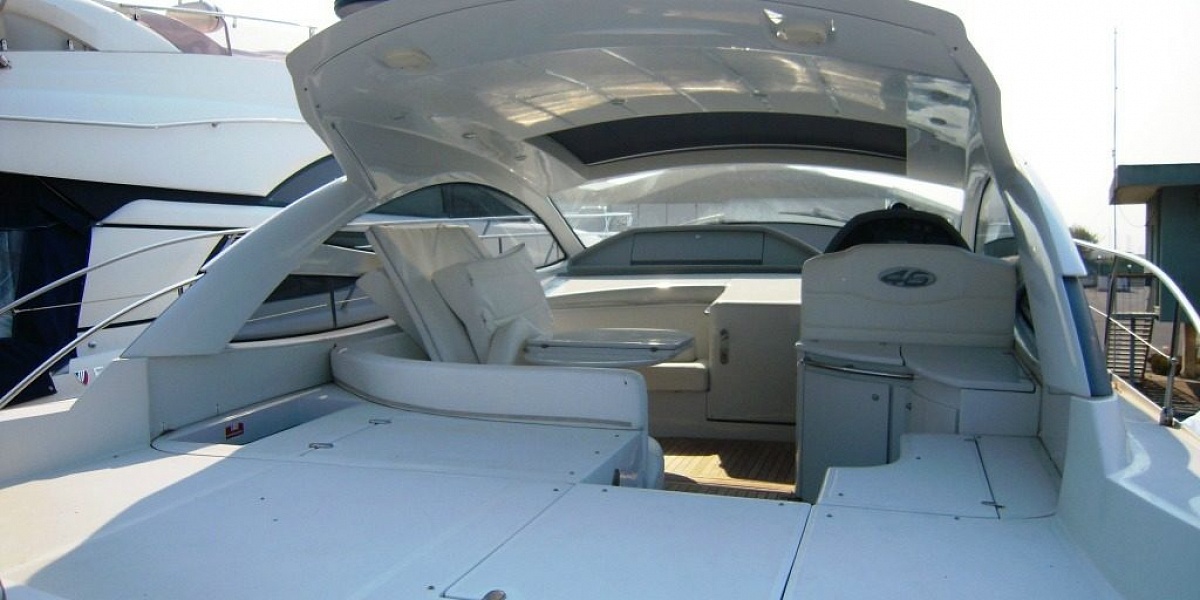 Продается Pershing 46 - брокеражная яхта - корма